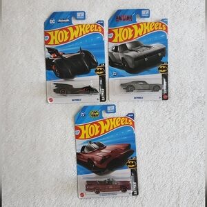 🦇🚗Hot Wheels Batmobile 3-Car Set – Black, Gray & Red – NWT – Batman & Robin